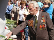 1304841158.jpg